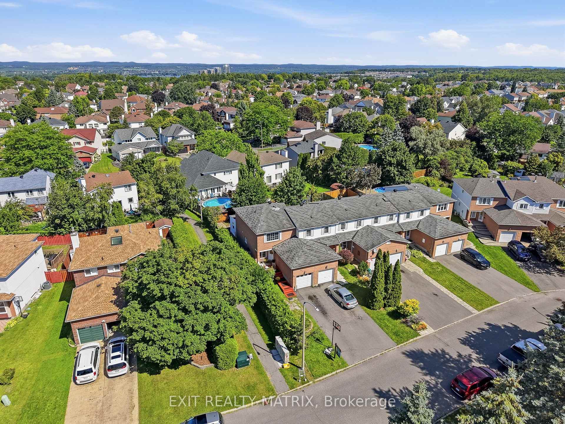 Photo 36 of 751 Clearcrest Crescent, Ottawa, Fallingbrook/Ridgemount — HOMEH