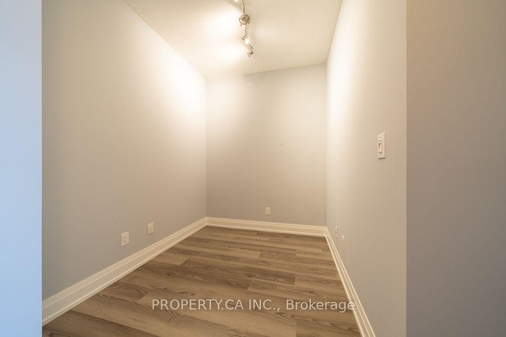 Photo 3 of Unit 2201, 3700 Highway 7, Vaughan, Vaughan Corporate Centre — HOMEH