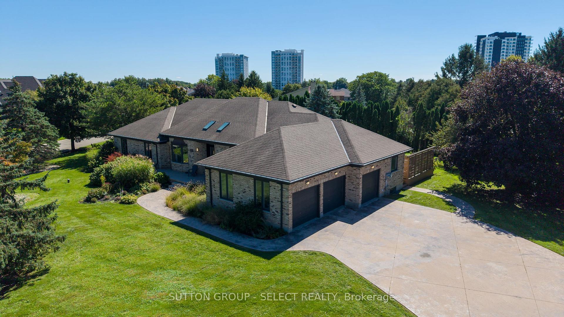 Photo of 768 Franklinway Crescent
