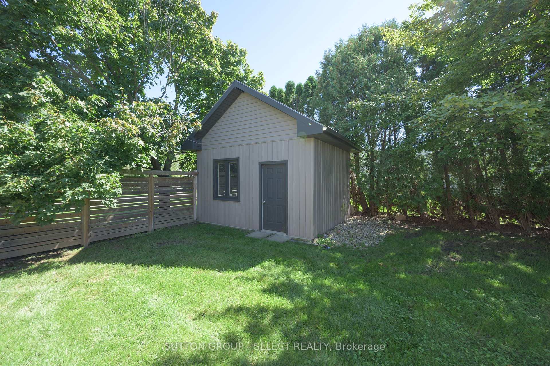 Photo 14 of 768 Franklinway Crescent, London, North R — HOMEH