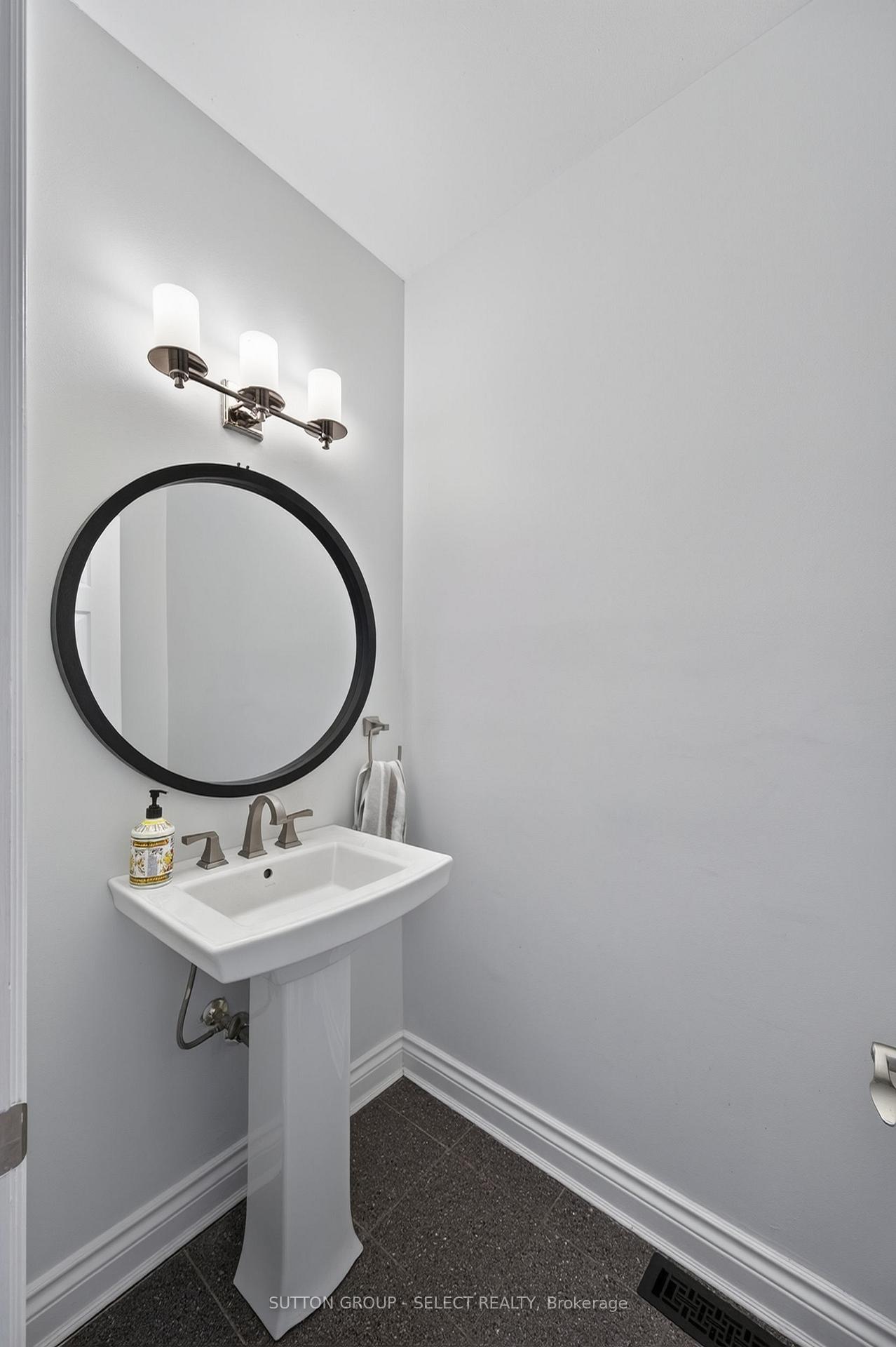 Photo 33 of 768 Franklinway Crescent, London, North R — HOMEH