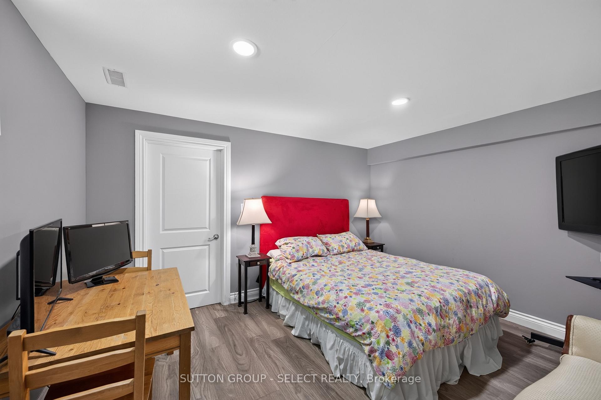 Photo 40 of 768 Franklinway Crescent, London, North R — HOMEH