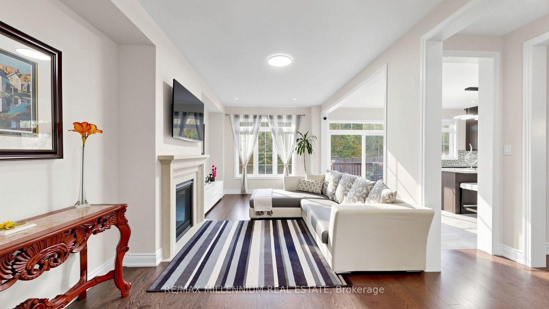Photo 3 of 327 Mactier Drive, Vaughan, Kleinburg — HOMEH
