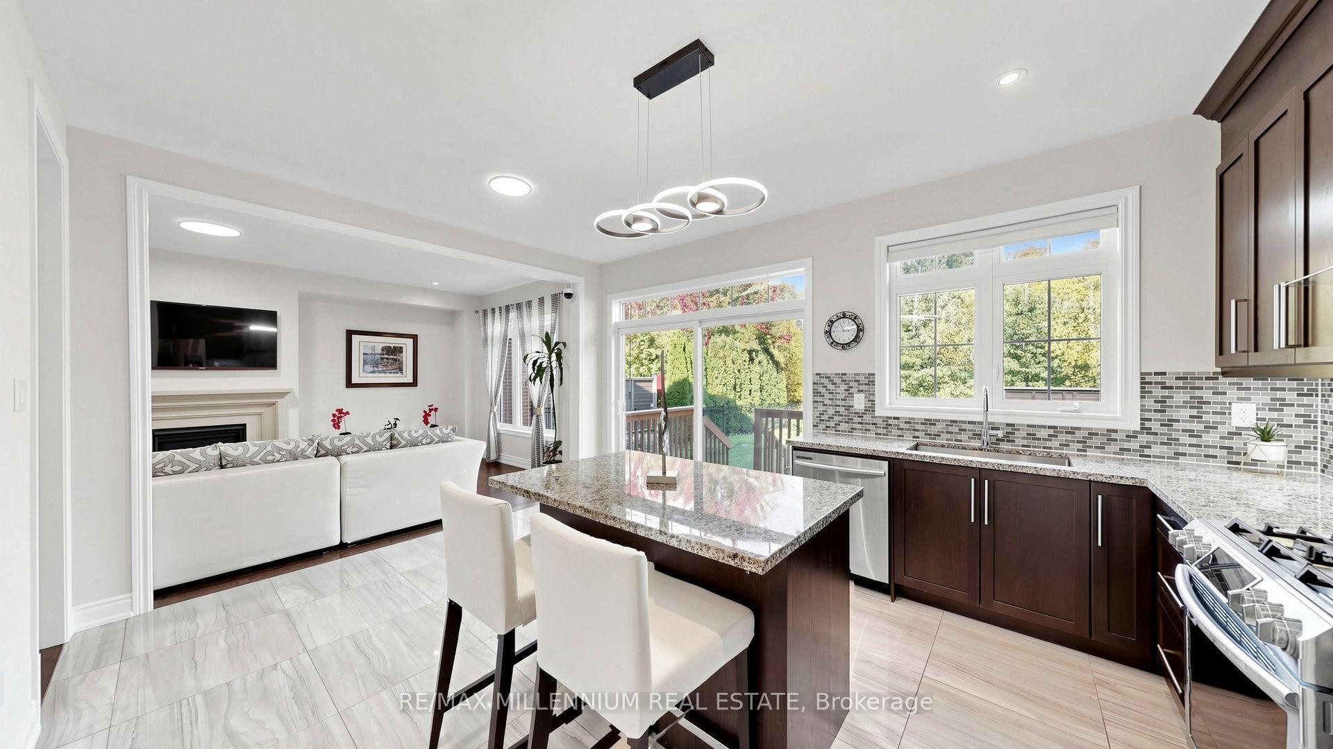 Photo 13 of 327 Mactier Drive, Vaughan, Kleinburg — HOMEH