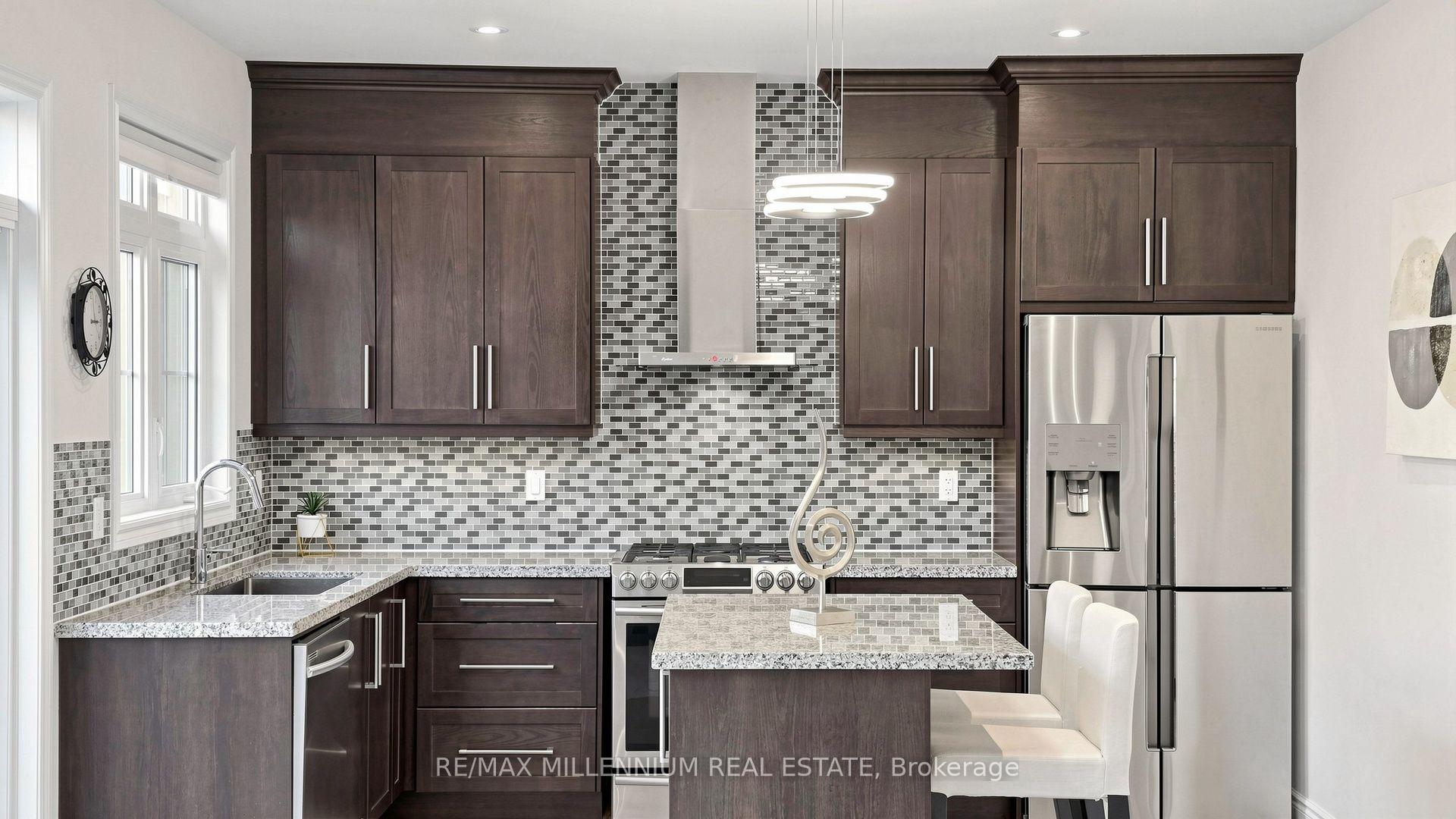 Photo 15 of 327 Mactier Drive, Vaughan, Kleinburg — HOMEH