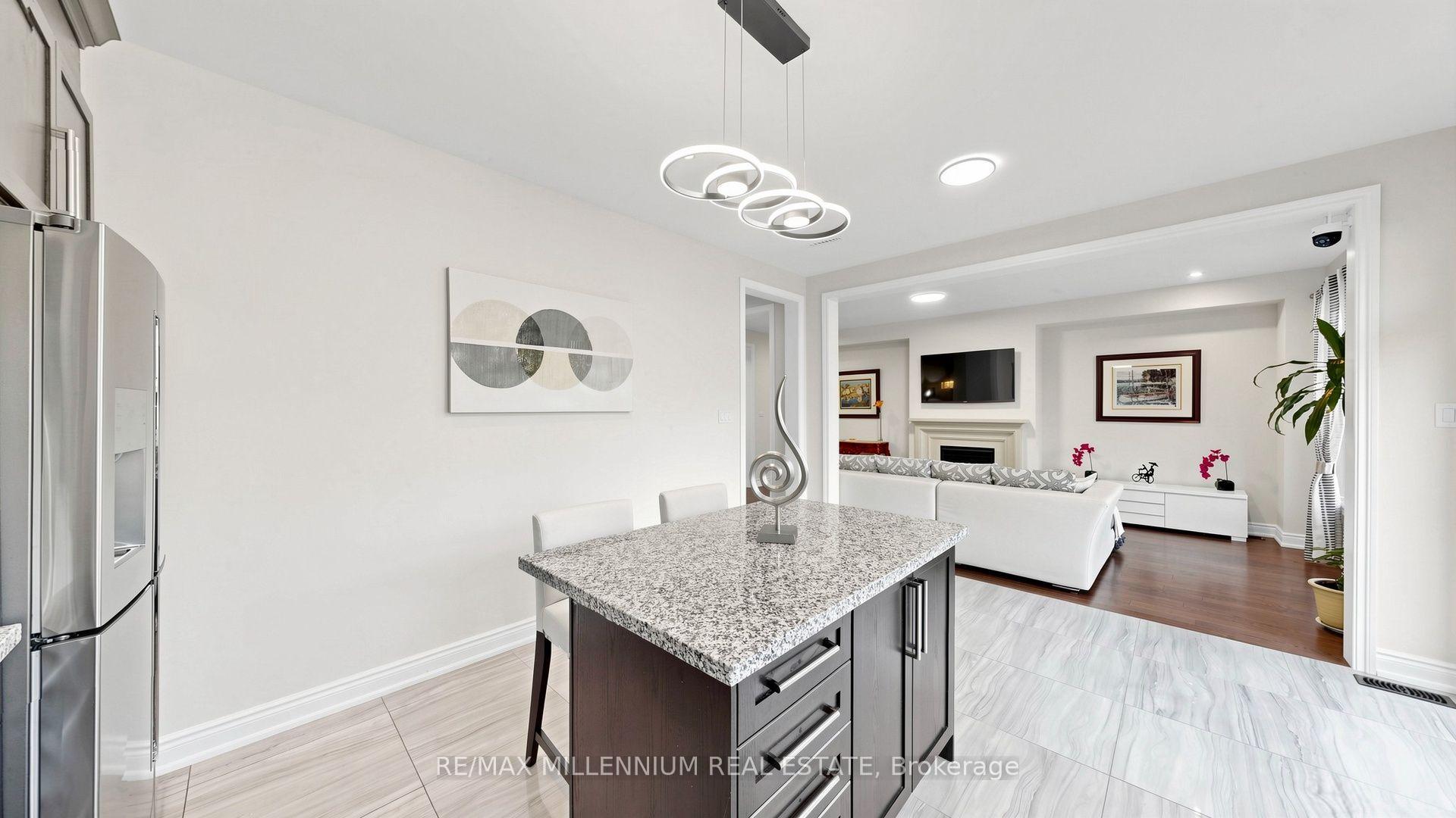 Photo 16 of 327 Mactier Drive, Vaughan, Kleinburg — HOMEH