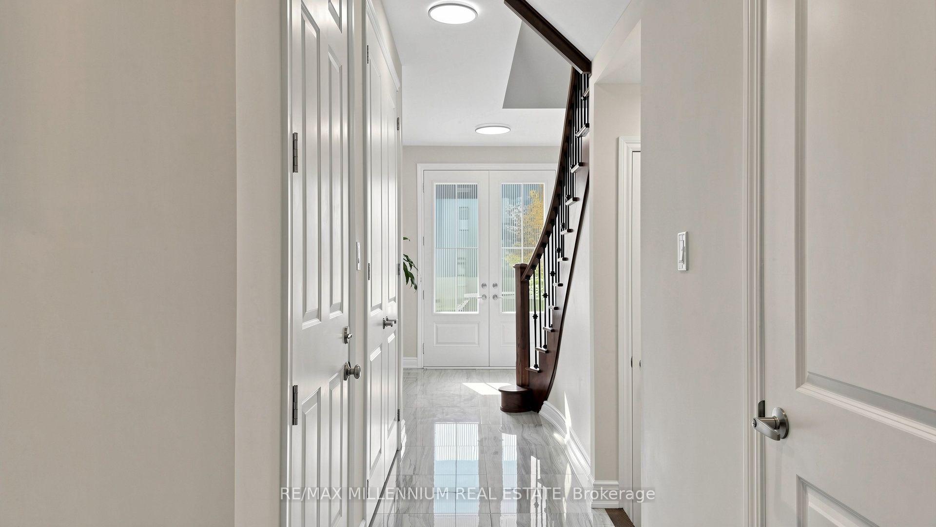 Photo 20 of 327 Mactier Drive, Vaughan, Kleinburg — HOMEH