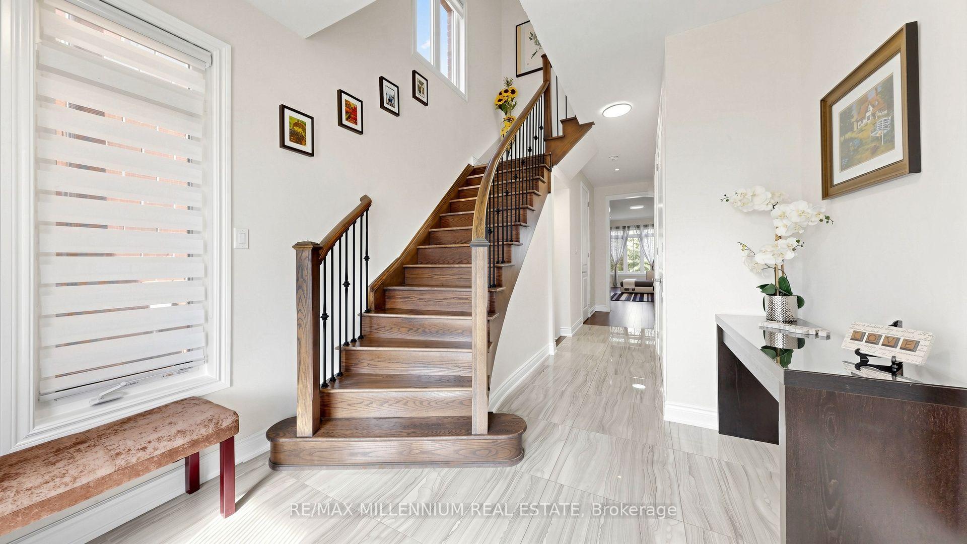 Photo 21 of 327 Mactier Drive, Vaughan, Kleinburg — HOMEH