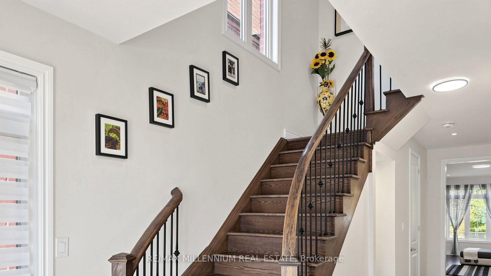 Photo 22 of 327 Mactier Drive, Vaughan, Kleinburg — HOMEH
