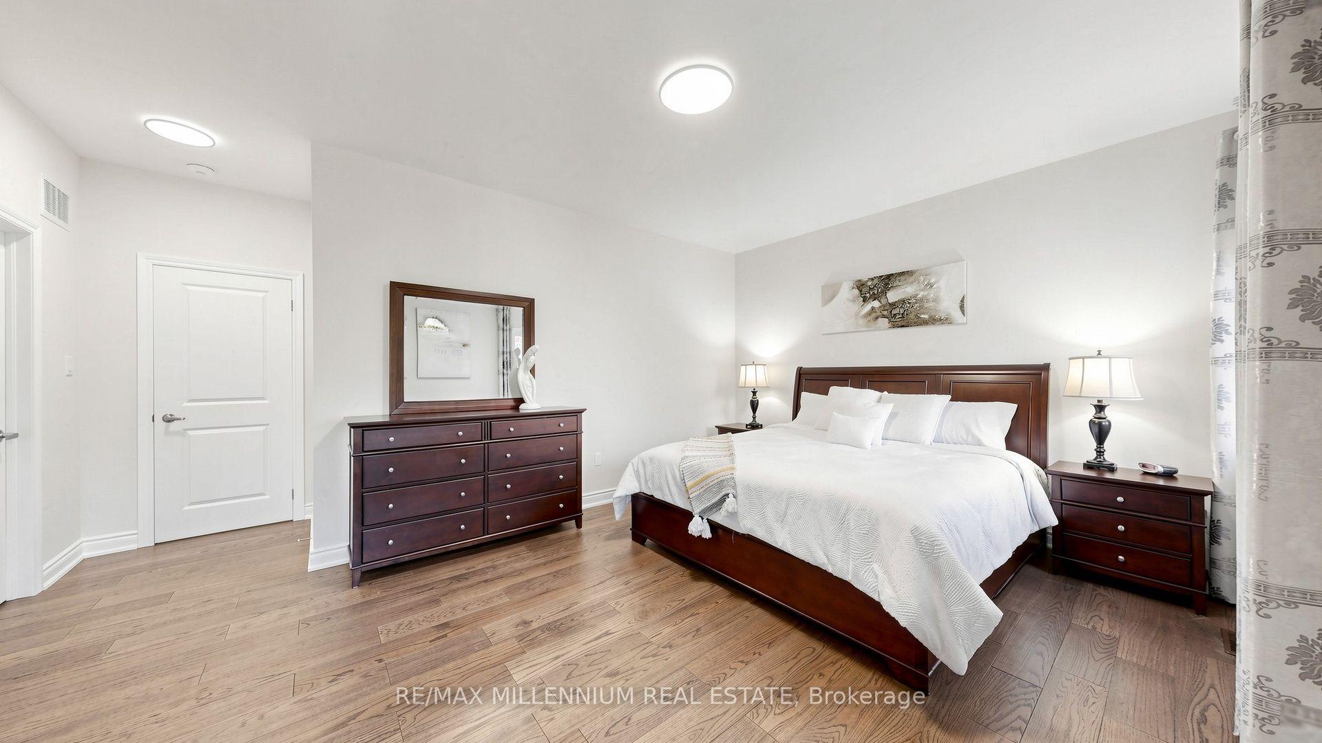 Photo 26 of 327 Mactier Drive, Vaughan, Kleinburg — HOMEH