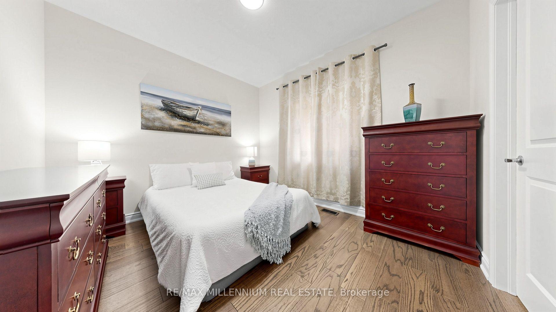 Photo 33 of 327 Mactier Drive, Vaughan, Kleinburg — HOMEH