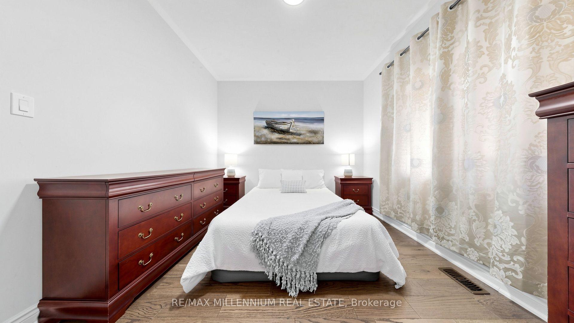 Photo 34 of 327 Mactier Drive, Vaughan, Kleinburg — HOMEH