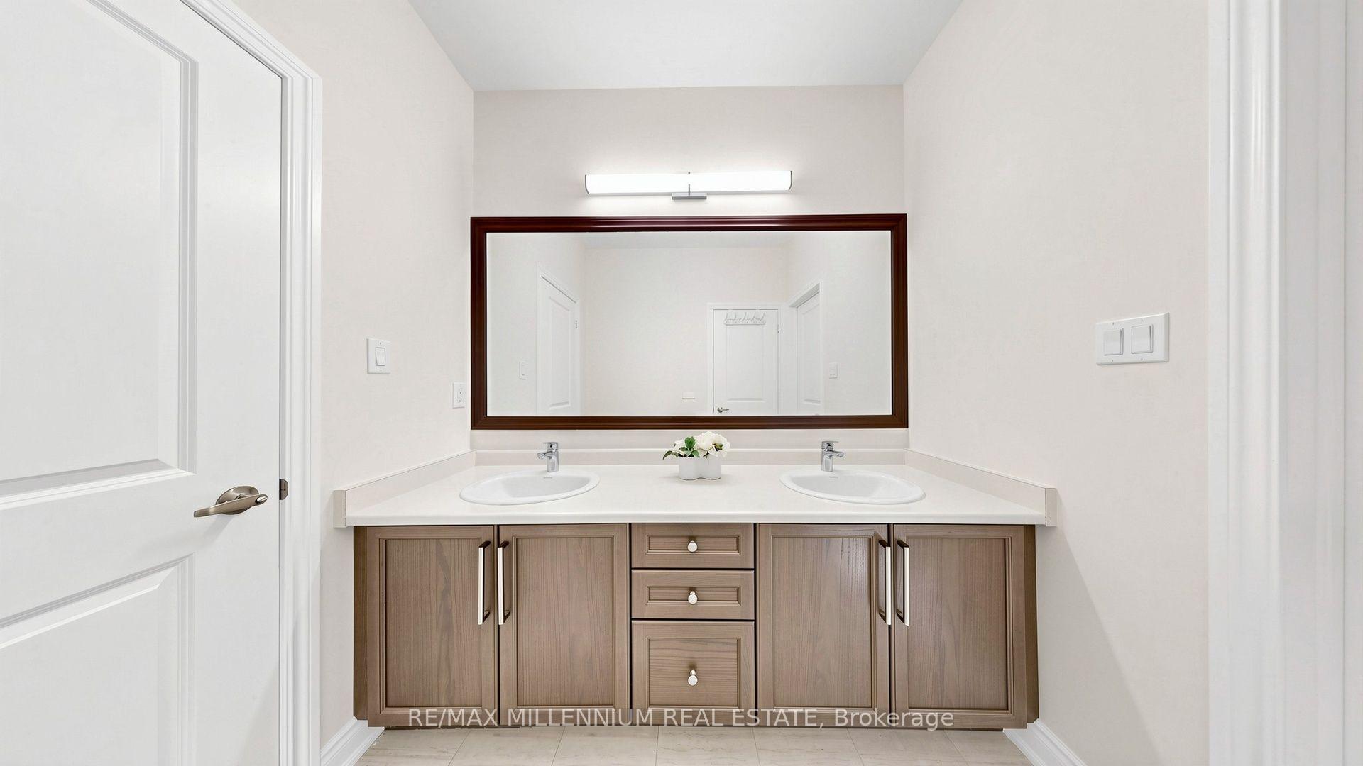 Photo 35 of 327 Mactier Drive, Vaughan, Kleinburg — HOMEH