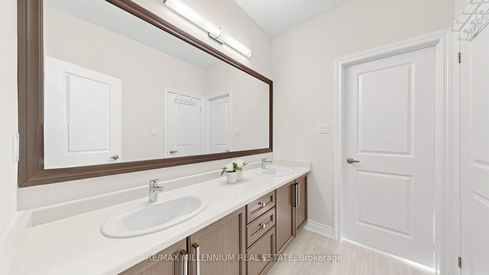 Photo 36 of 327 Mactier Drive, Vaughan, Kleinburg — HOMEH
