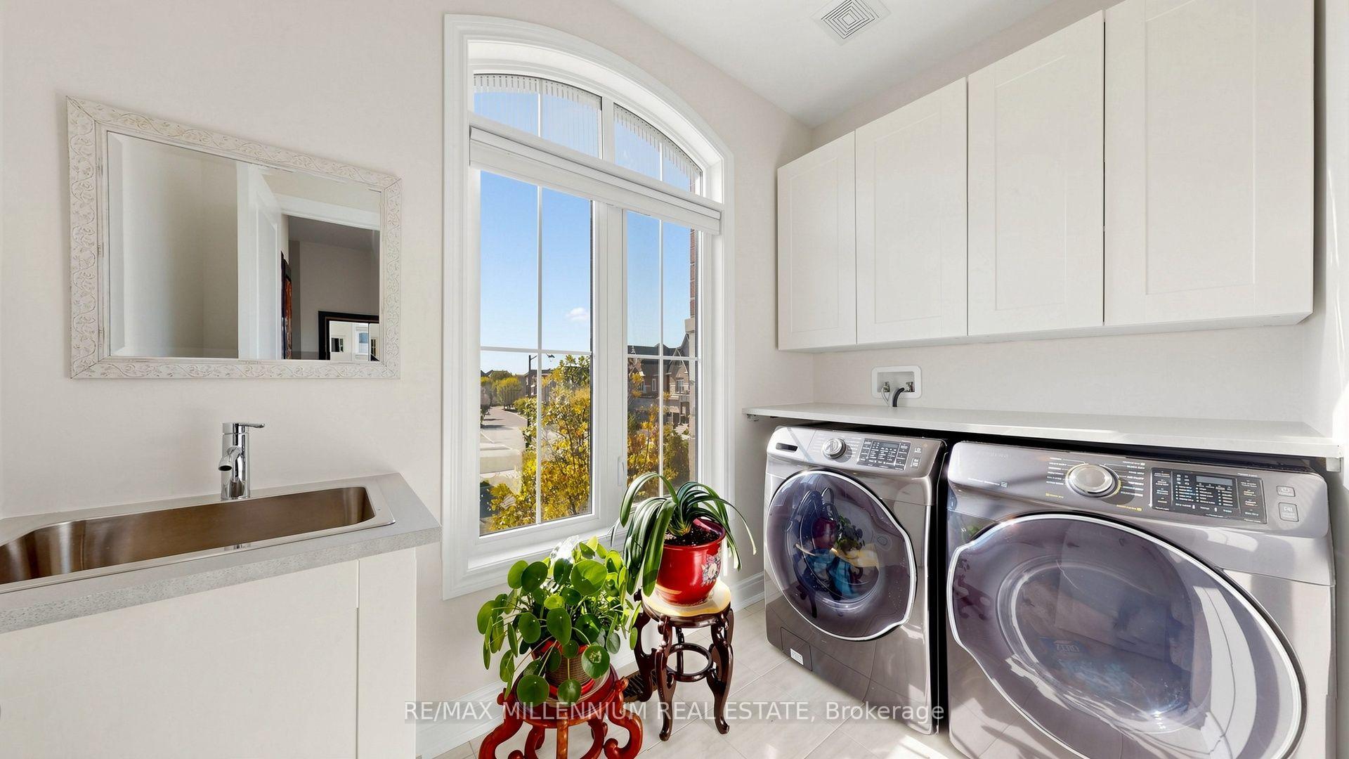 Photo 44 of 327 Mactier Drive, Vaughan, Kleinburg — HOMEH