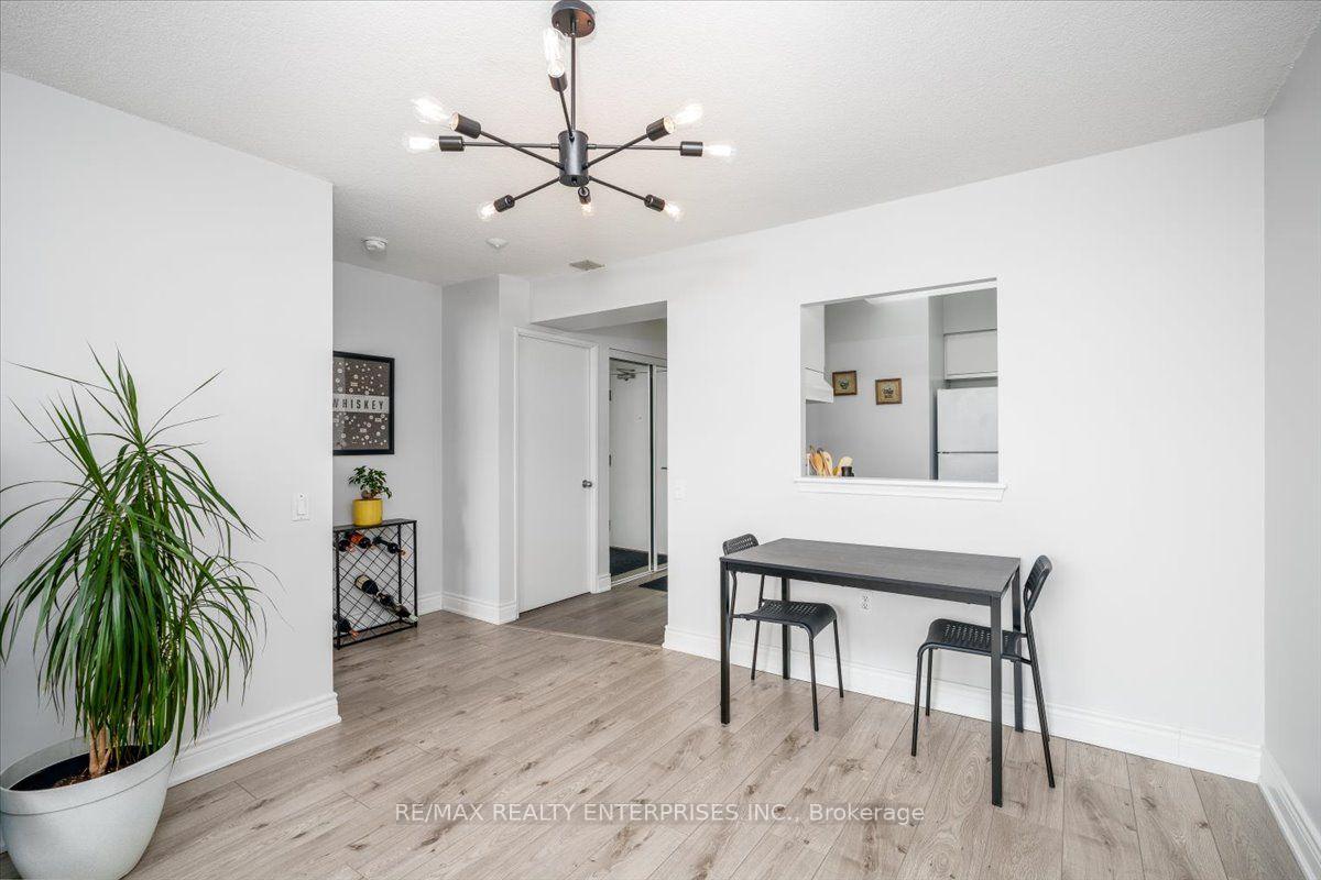 Photo 6 of Unit 506, 21 Overlea Boulevard NE, Toronto, Thorncliffe Park — HOMEH