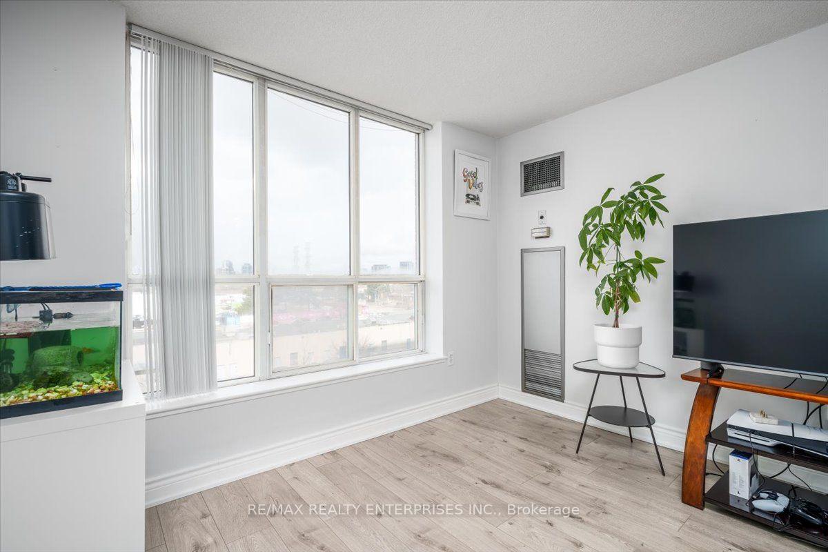 Photo 12 of Unit 506, 21 Overlea Boulevard NE, Toronto, Thorncliffe Park — HOMEH