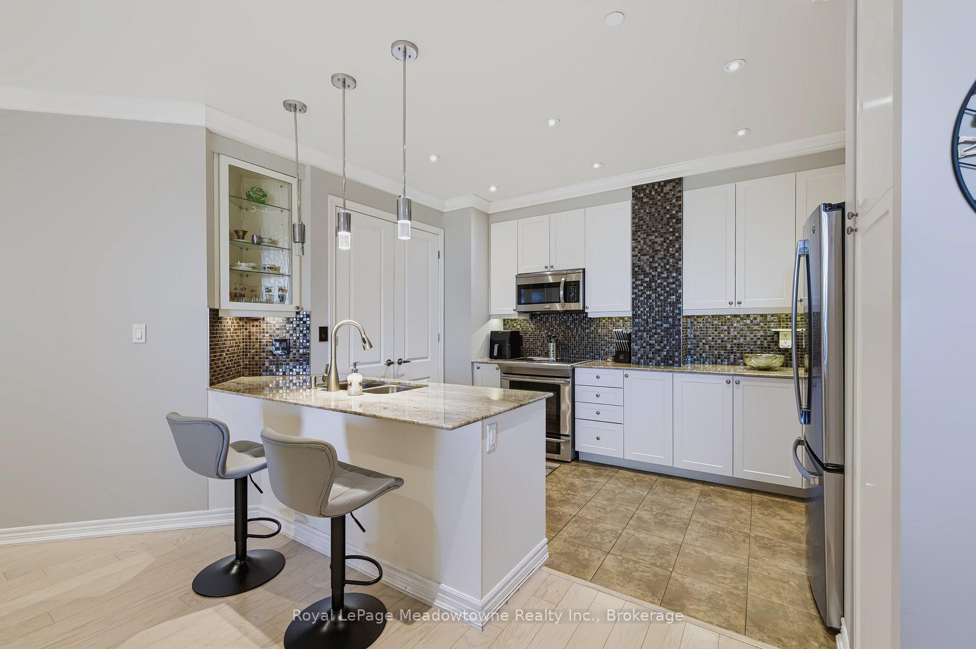 Photo 11 of Unit 301, 33 Whitmer Street, Milton, Scott — HOMEH