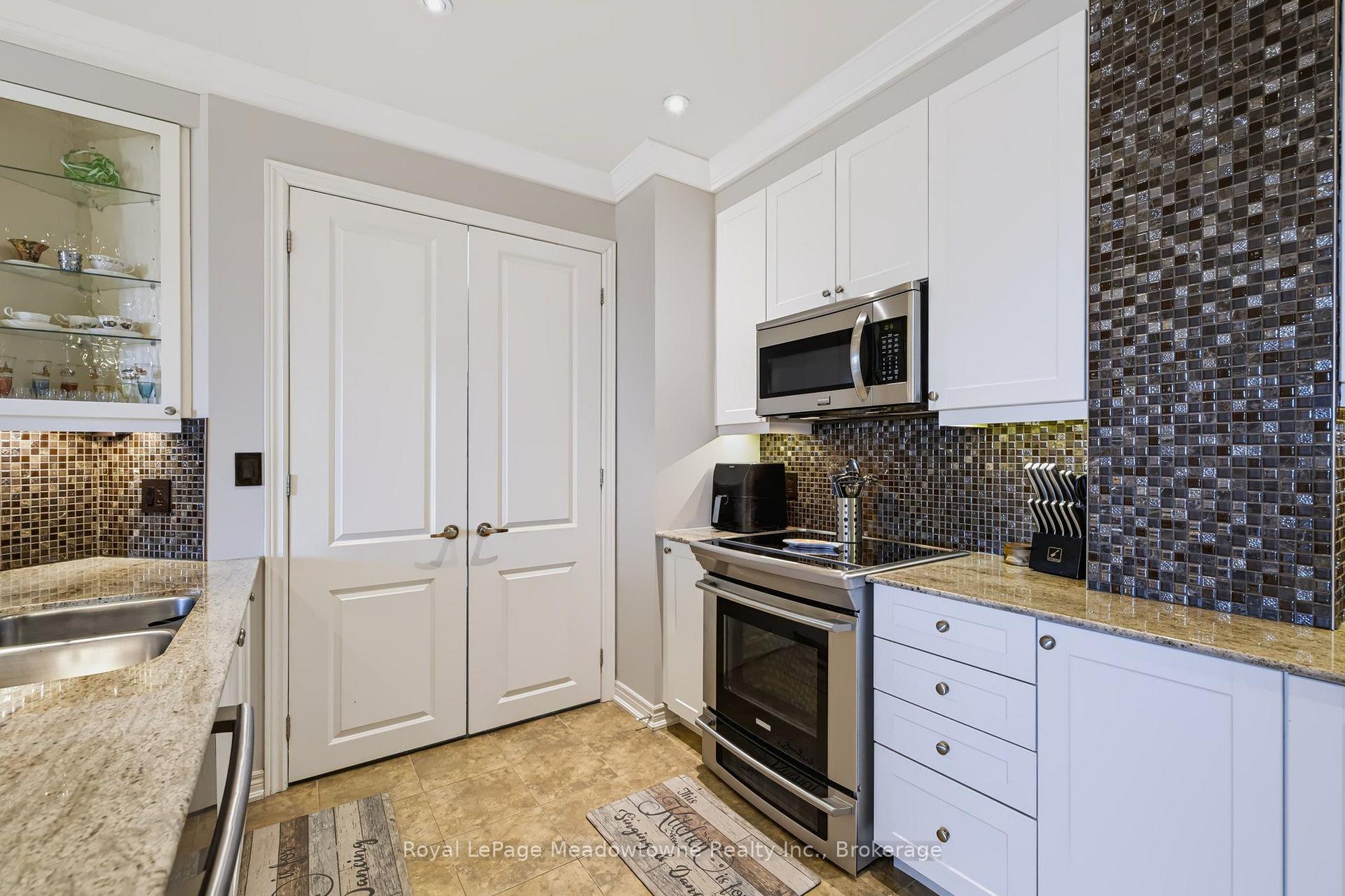 Photo 13 of Unit 301, 33 Whitmer Street, Milton, Scott — HOMEH