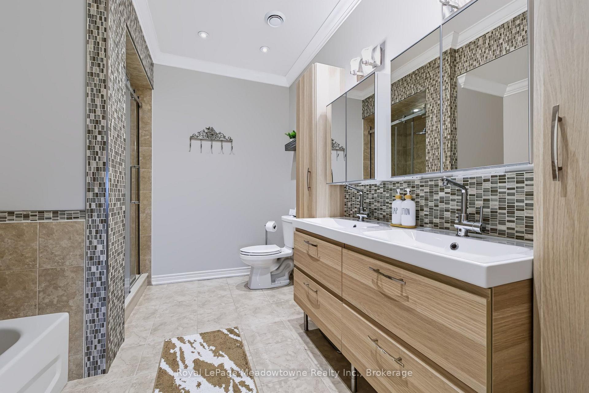 Photo 27 of Unit 301, 33 Whitmer Street, Milton, Scott — HOMEH