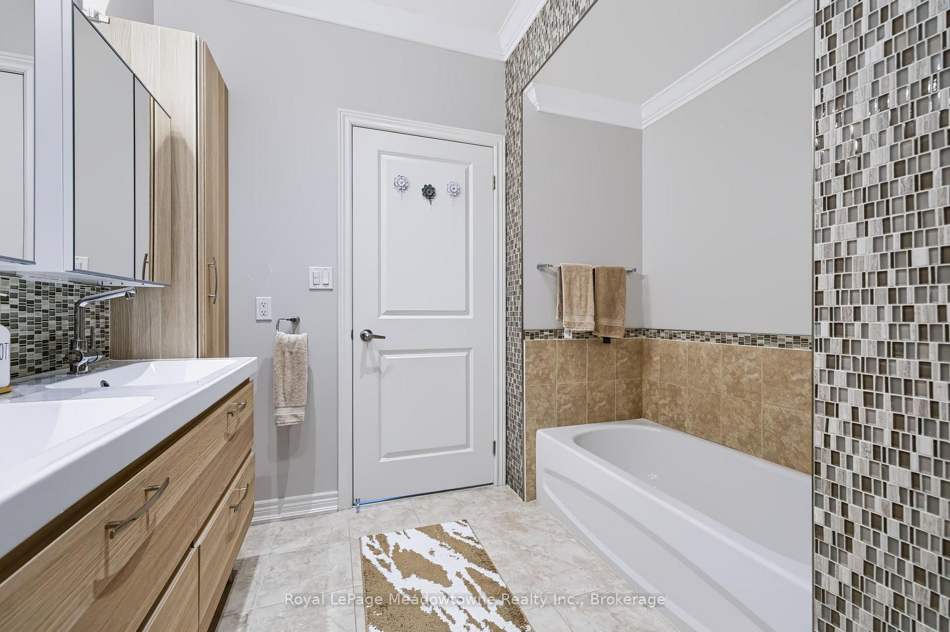 Photo 29 of Unit 301, 33 Whitmer Street, Milton, Scott — HOMEH
