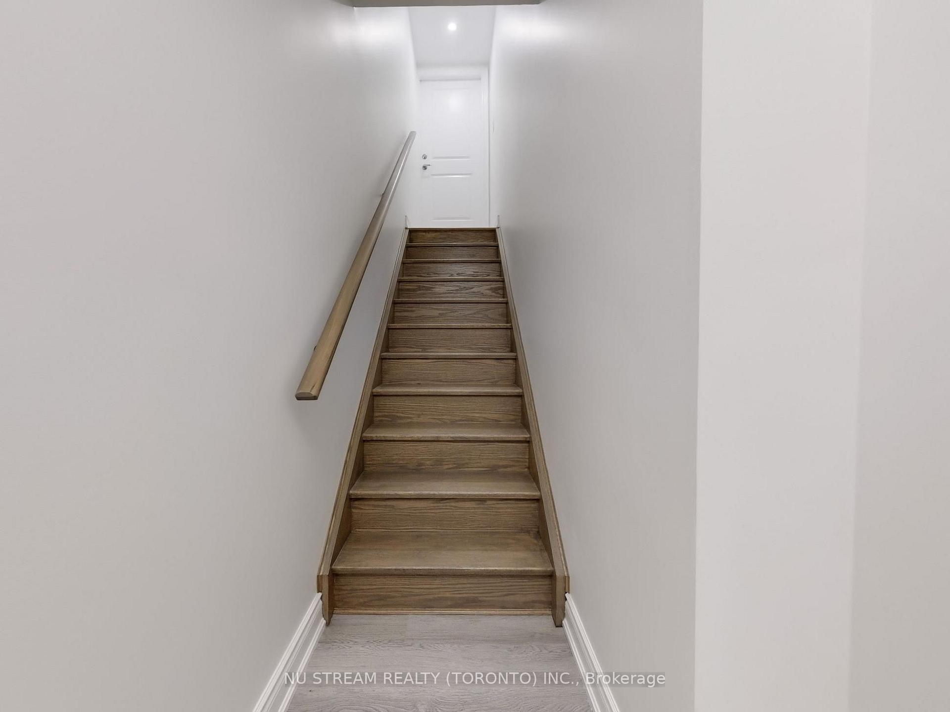 Photo 8 of 18 Wellman Drive, Richmond Hill, Oak Ridges Lake Wilcox — HOMEH
