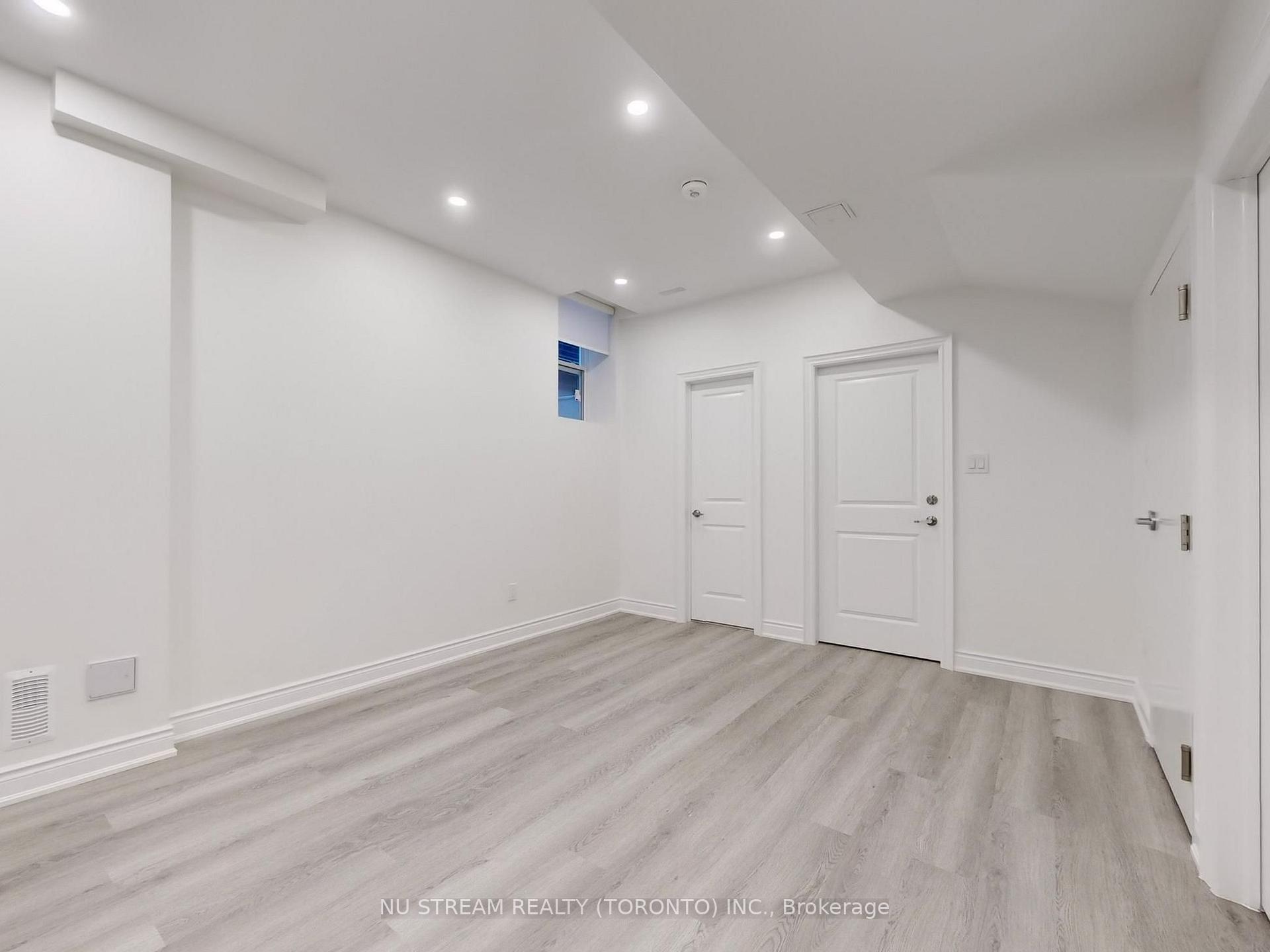Photo 10 of 18 Wellman Drive, Richmond Hill, Oak Ridges Lake Wilcox — HOMEH