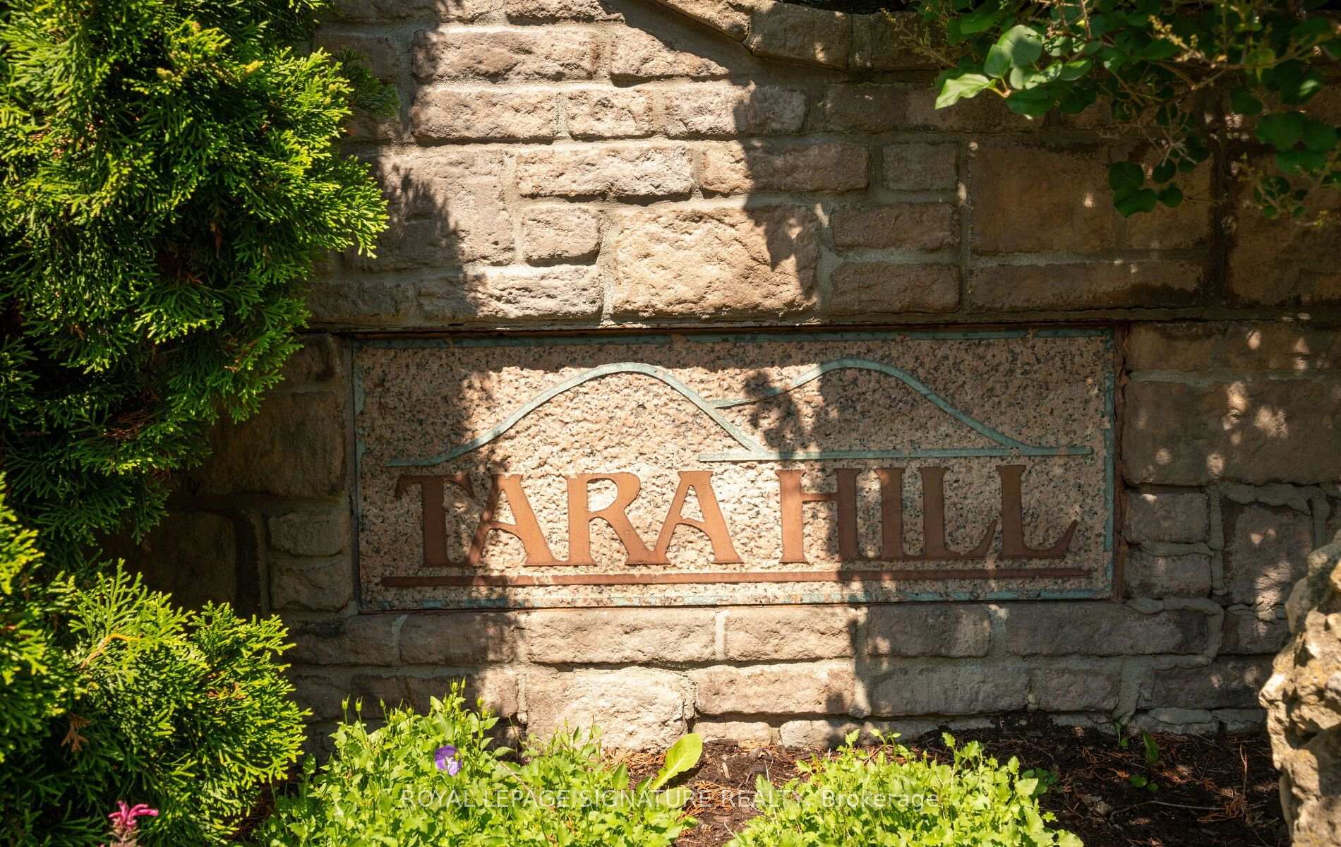 Photo 4 of 412 Butler Court, Aurora, Aurora Village — HOMEH