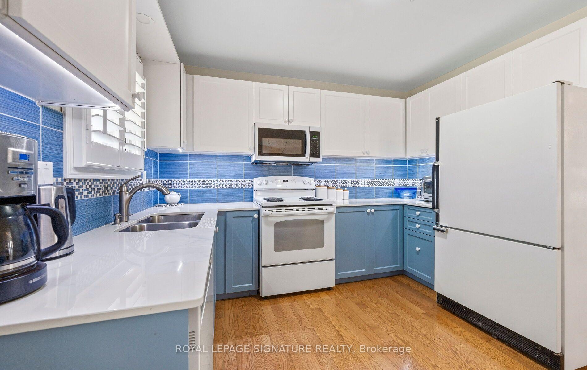 Photo 11 of 412 Butler Court, Aurora, Aurora Village — HOMEH