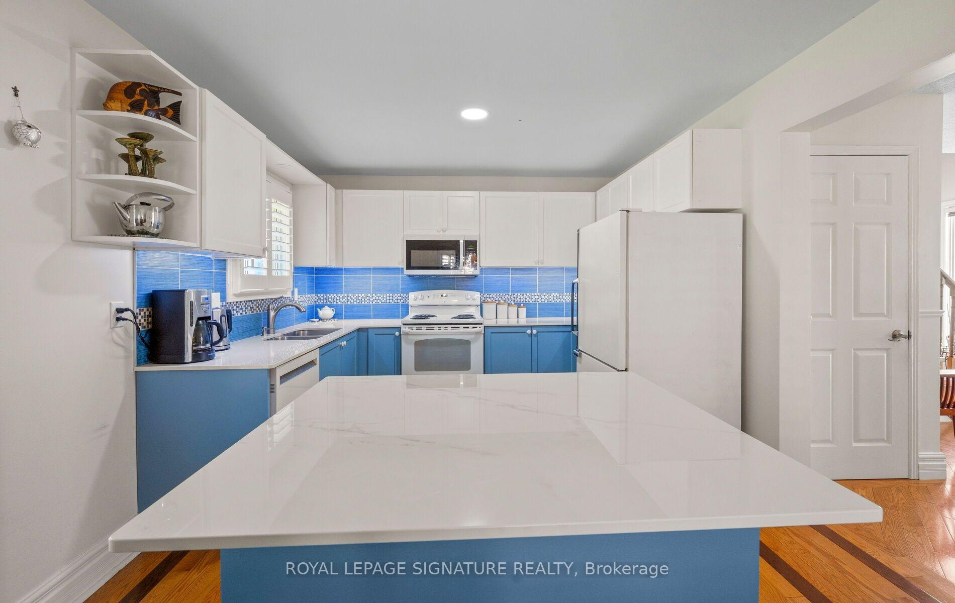 Photo 13 of 412 Butler Court, Aurora, Aurora Village — HOMEH
