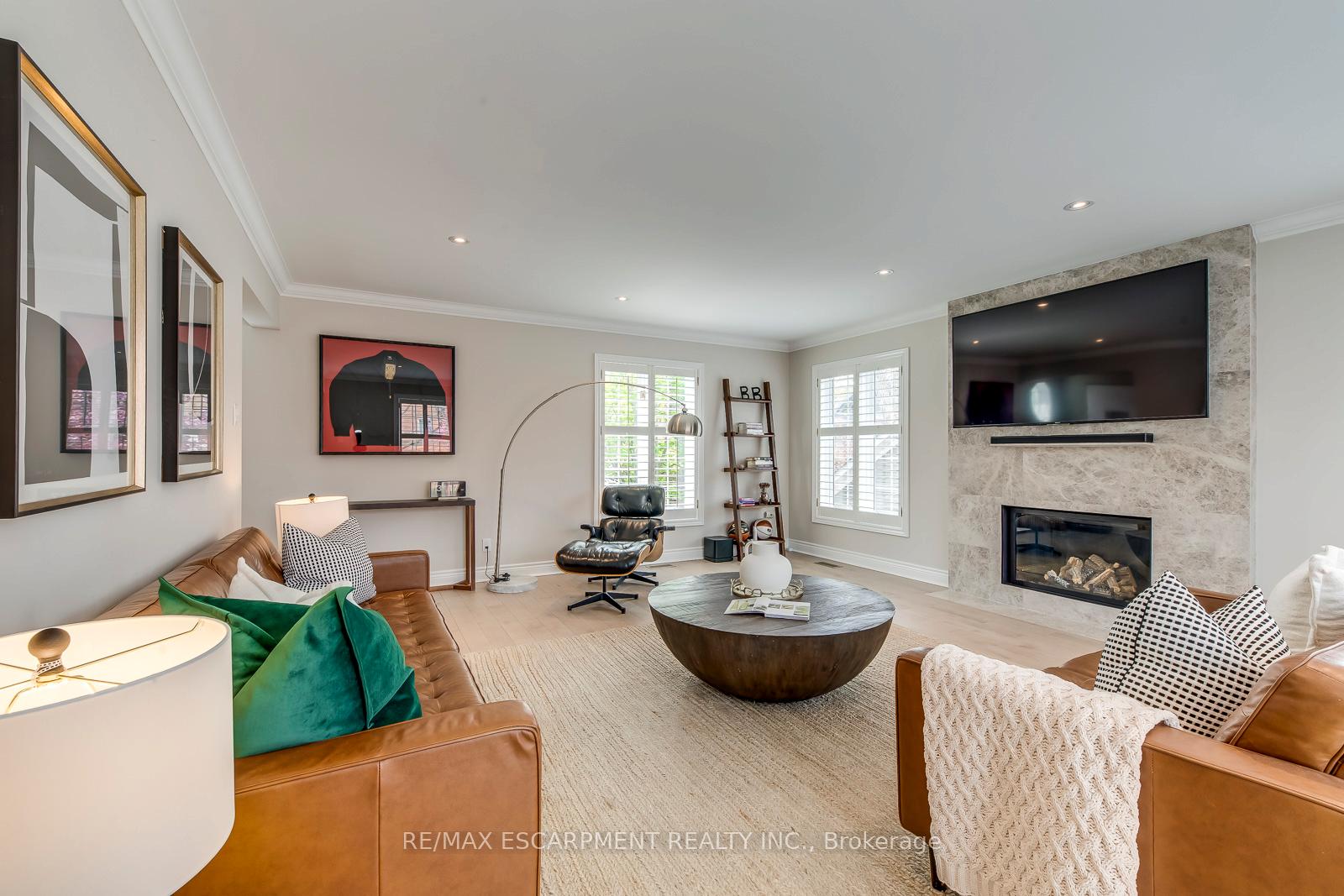 Photo 5 of 48 Forsythe Street, Oakville, Central — HOMEH