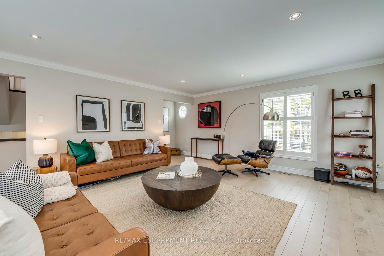 Photo 6 of 48 Forsythe Street, Oakville, Central — HOMEH
