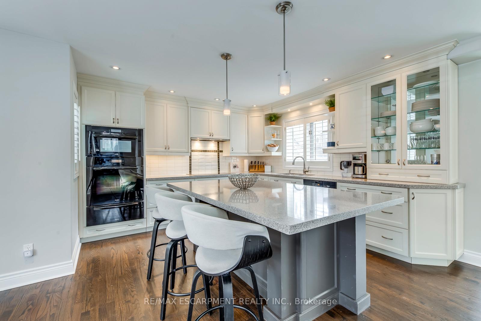 Photo 9 of 48 Forsythe Street, Oakville, Central — HOMEH