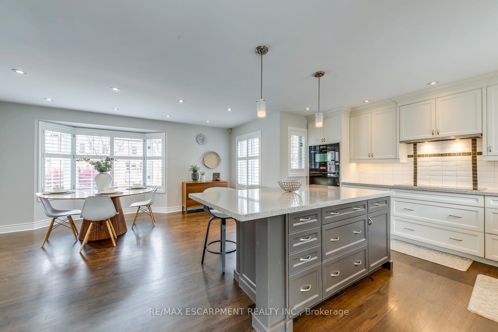Photo 11 of 48 Forsythe Street, Oakville, Central — HOMEH