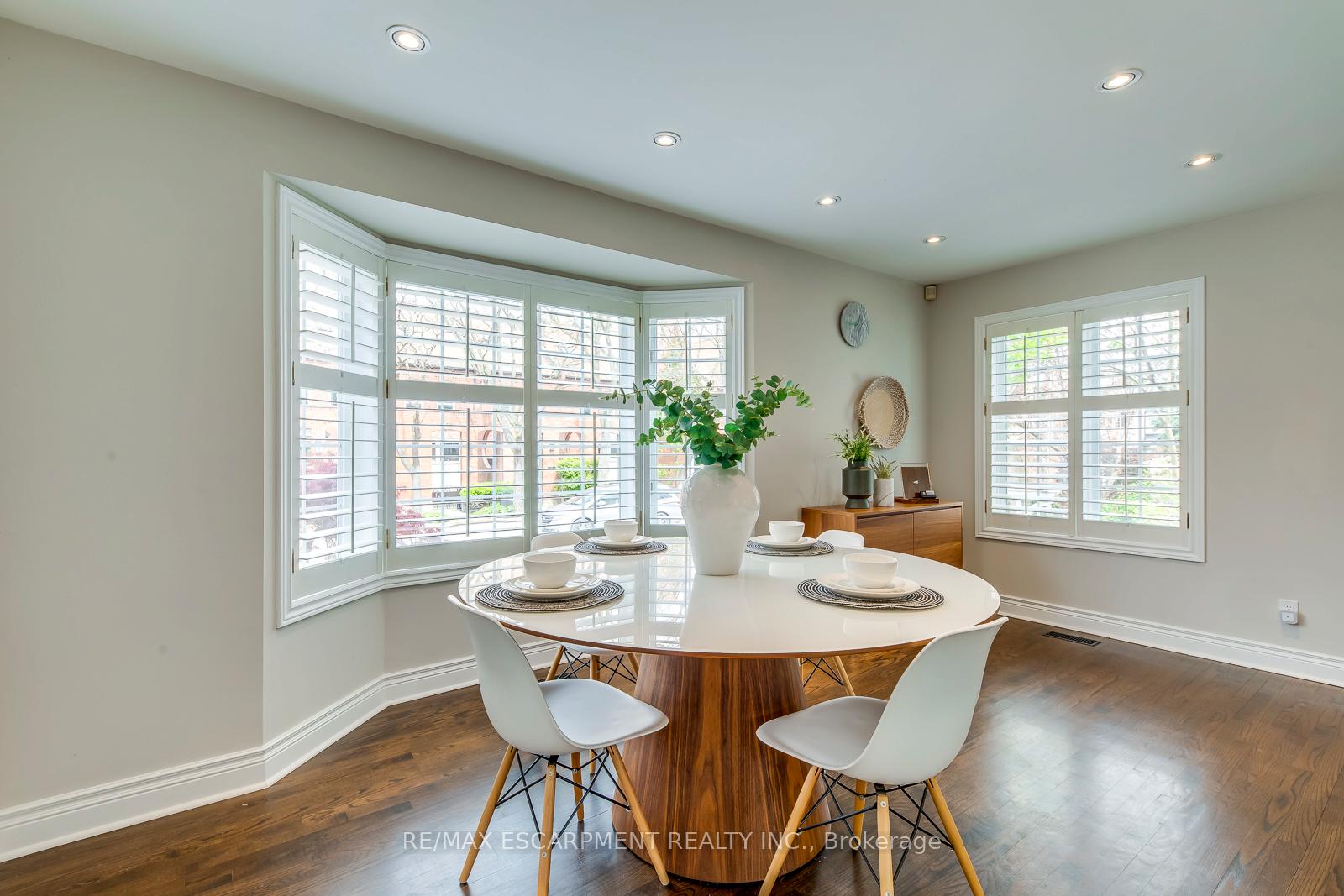 Photo 16 of 48 Forsythe Street, Oakville, Central — HOMEH