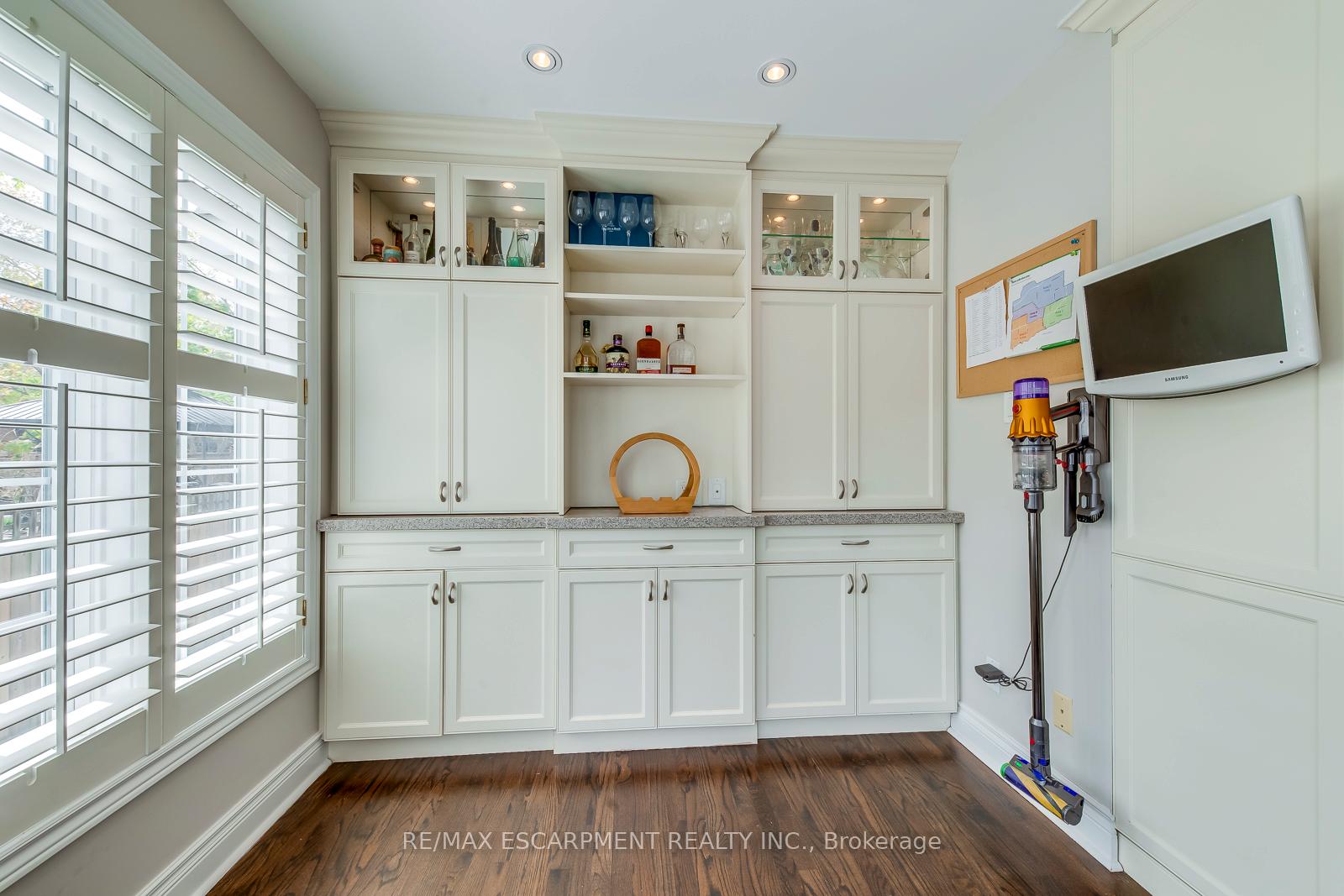 Photo 19 of 48 Forsythe Street, Oakville, Central — HOMEH