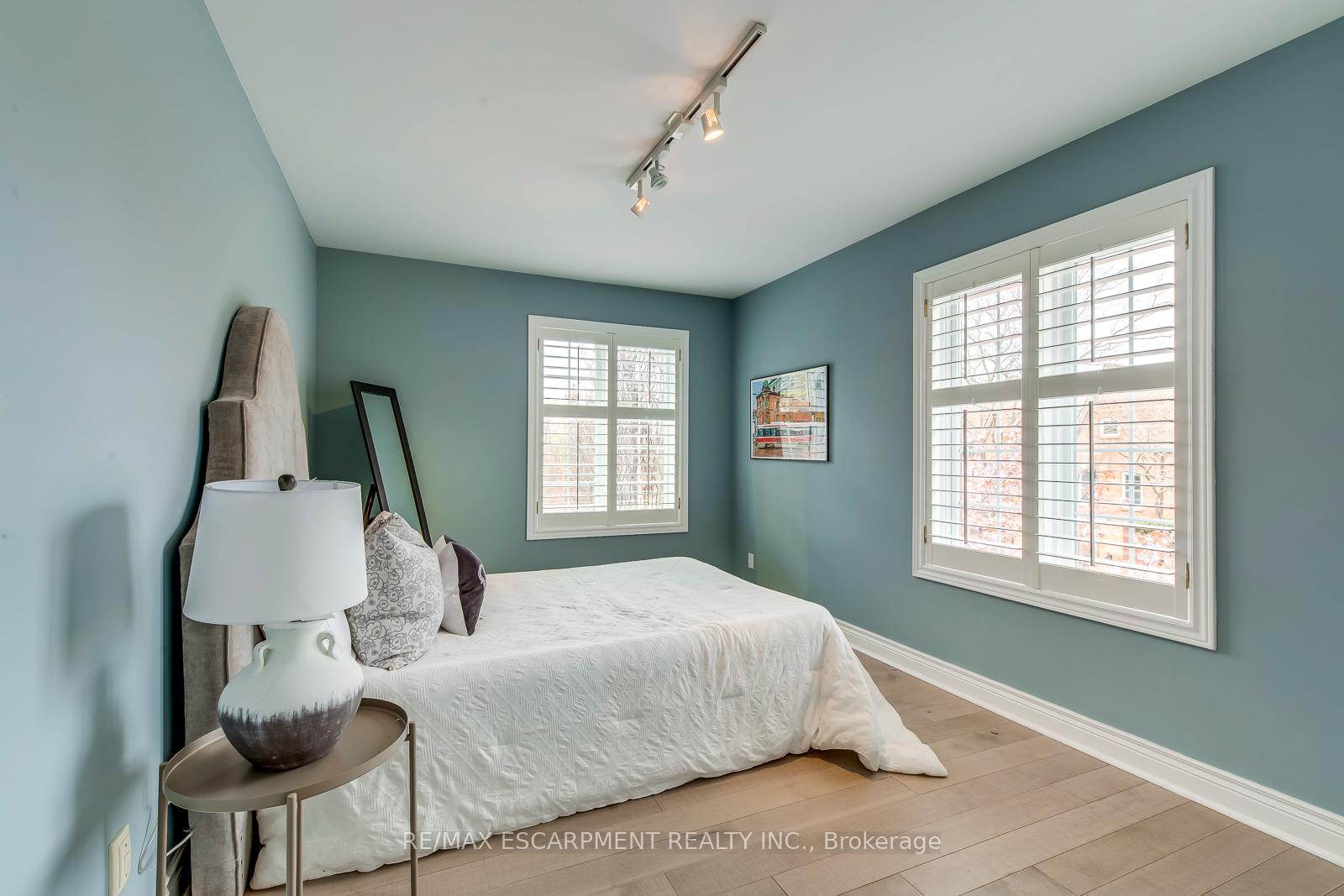 Photo 29 of 48 Forsythe Street, Oakville, Central — HOMEH
