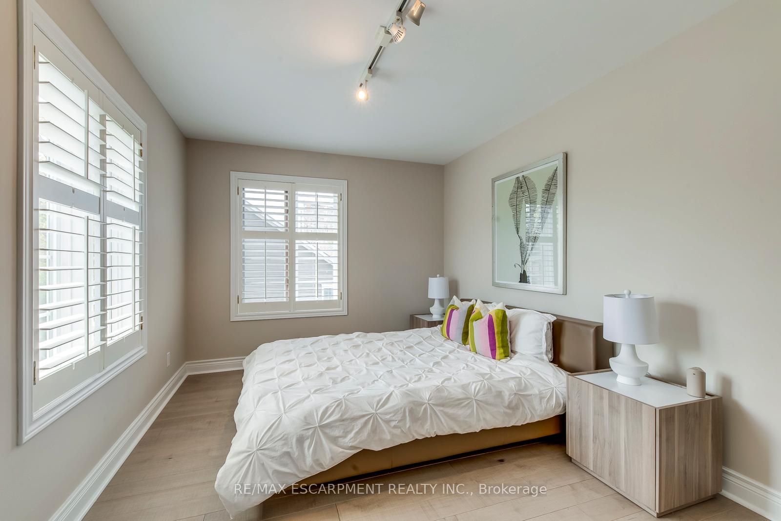 Photo 30 of 48 Forsythe Street, Oakville, Central — HOMEH