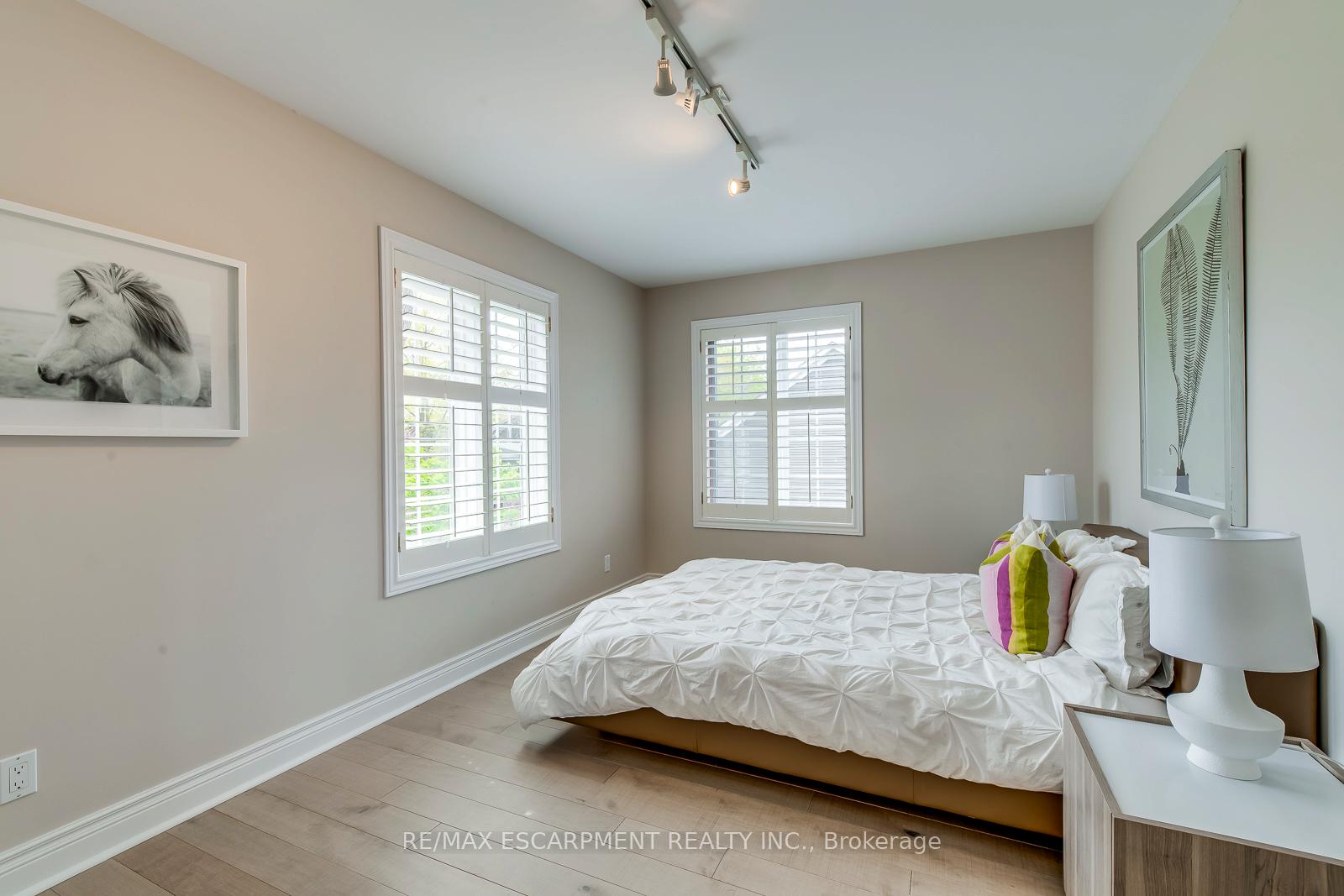 Photo 31 of 48 Forsythe Street, Oakville, Central — HOMEH
