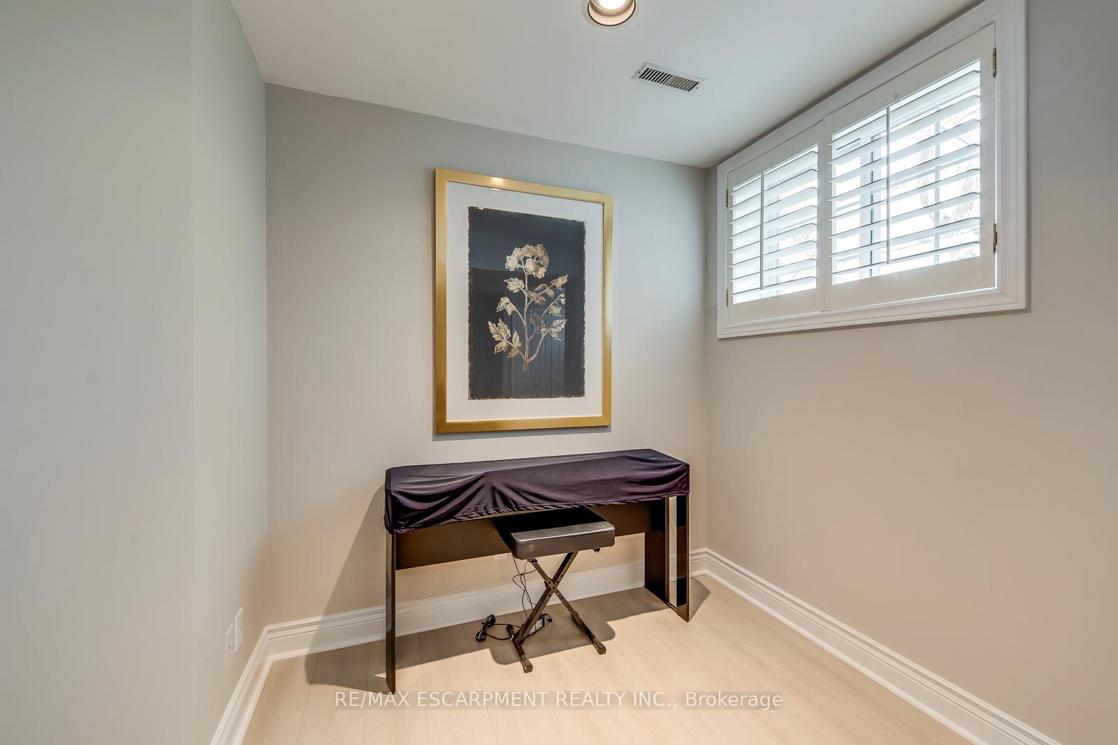 Photo 43 of 48 Forsythe Street, Oakville, Central — HOMEH