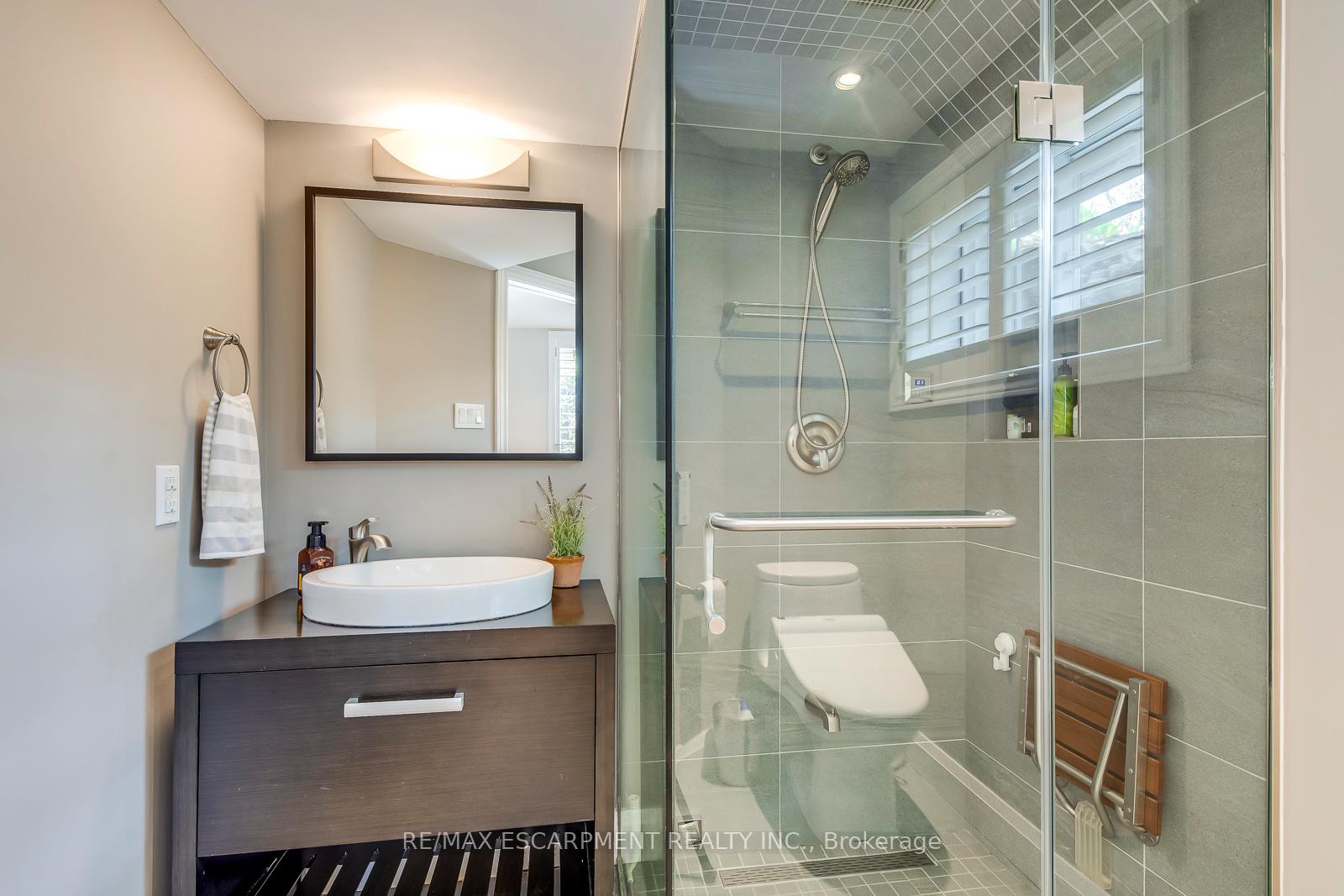 Photo 44 of 48 Forsythe Street, Oakville, Central — HOMEH