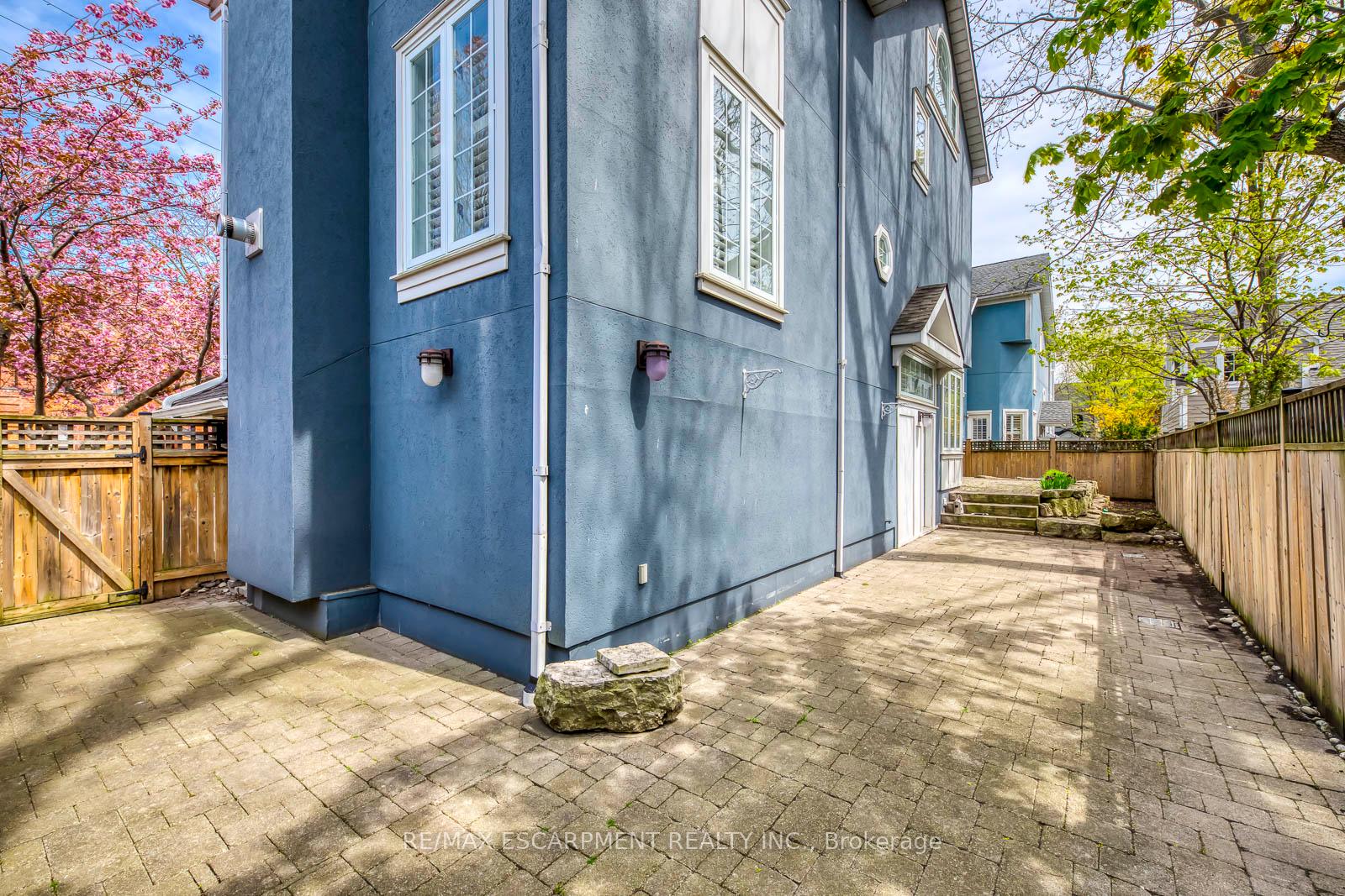 Photo 47 of 48 Forsythe Street, Oakville, Central — HOMEH