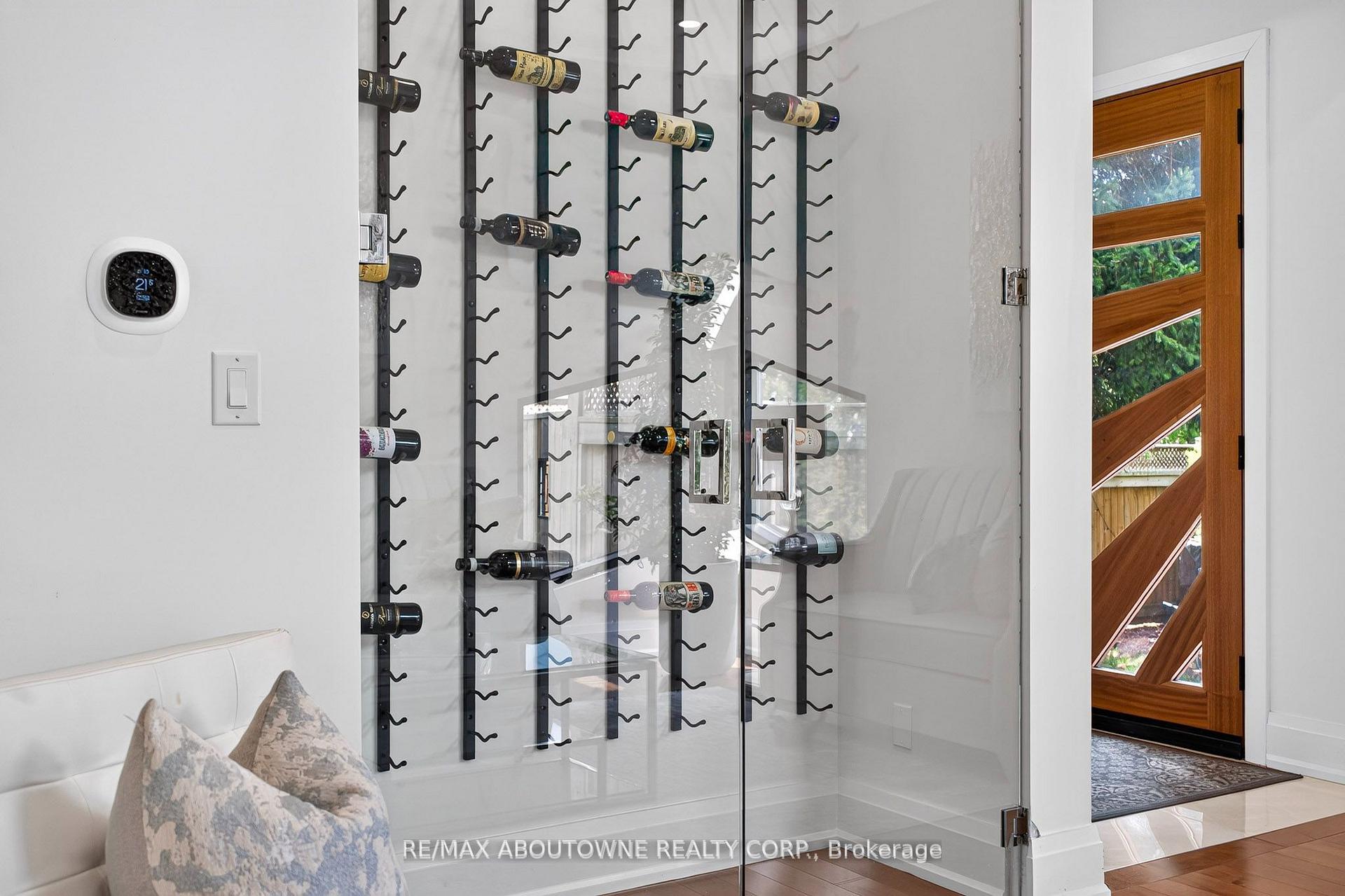 Photo 6 of 1526 Bridge Road, Oakville, West — HOMEH