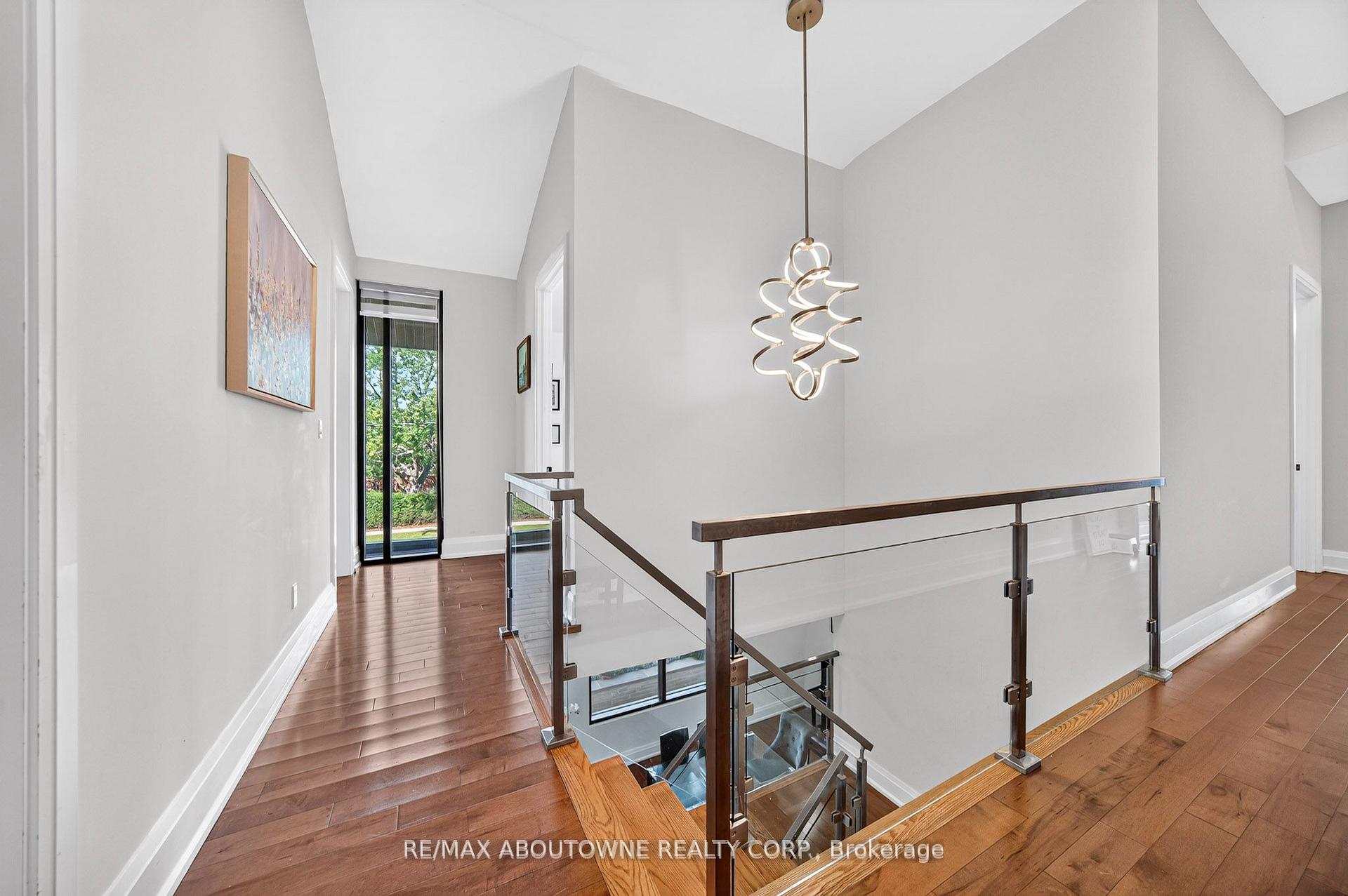 Photo 15 of 1526 Bridge Road, Oakville, West — HOMEH