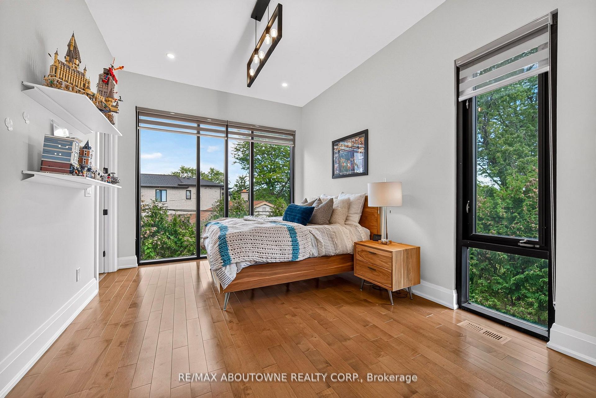 Photo 26 of 1526 Bridge Road, Oakville, West — HOMEH