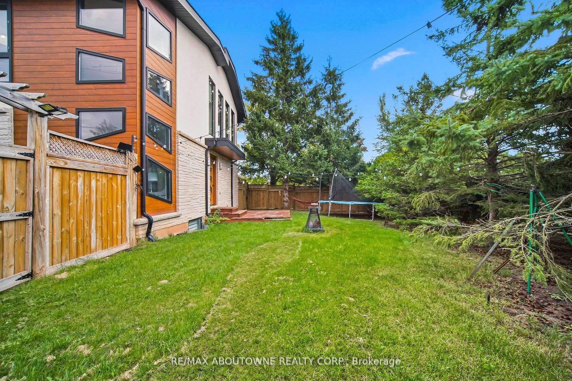 Photo 42 of 1526 Bridge Road, Oakville, West — HOMEH