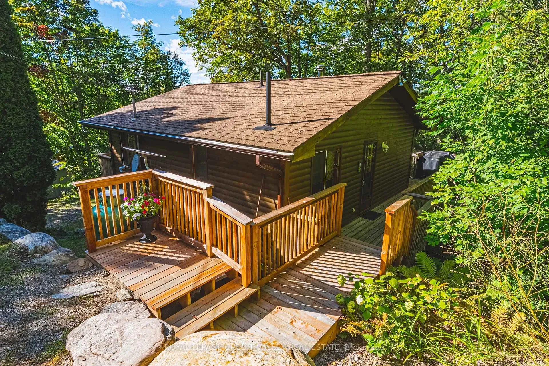 Photo 2 of 1064 Whiskey Jack Lane, Algonquin Highlands, Stanhope — HOMEH