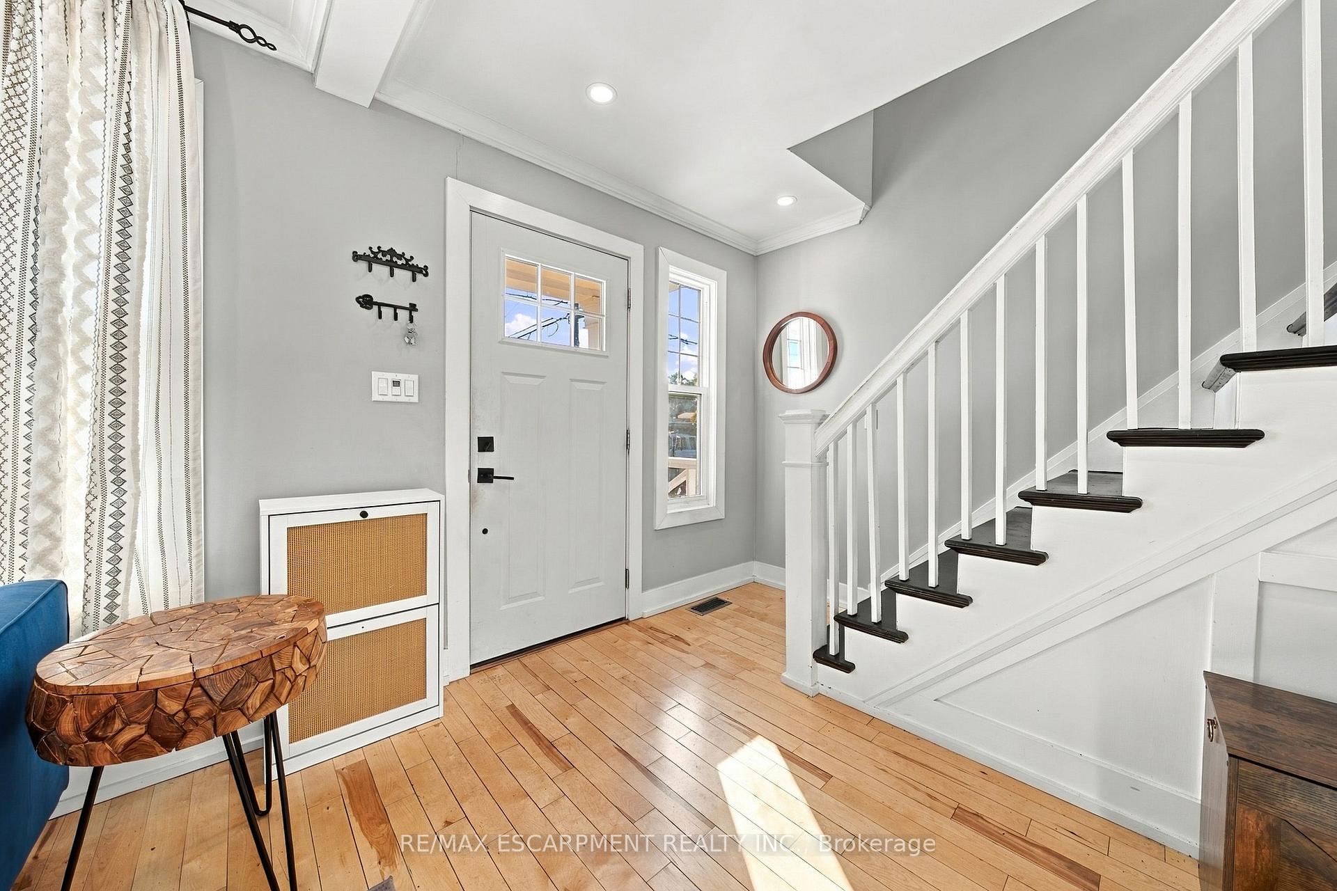 Photo 3 of 1231 Dunsmure Road, Hamilton, McQuesten — HOMEH