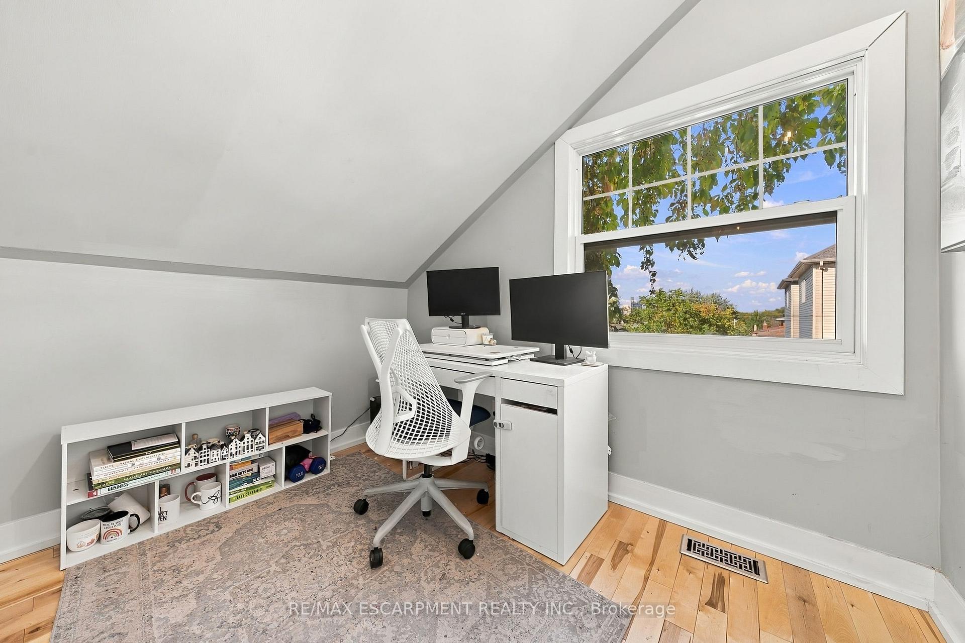 Photo 14 of 1231 Dunsmure Road, Hamilton, McQuesten — HOMEH