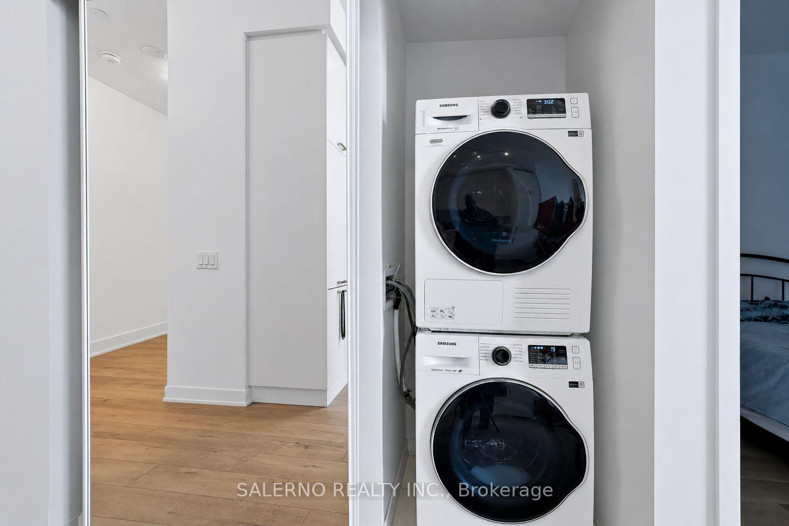 Photo 10 of Unit 1816, 10 Honeycrisp Crescent, Vaughan, Vaughan Corporate Centre — HOMEH